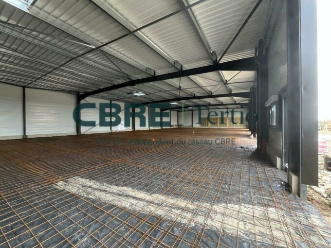 LOCAL D&rsquo;ACTIVITE NEUF / ZA LE CASSANTIN