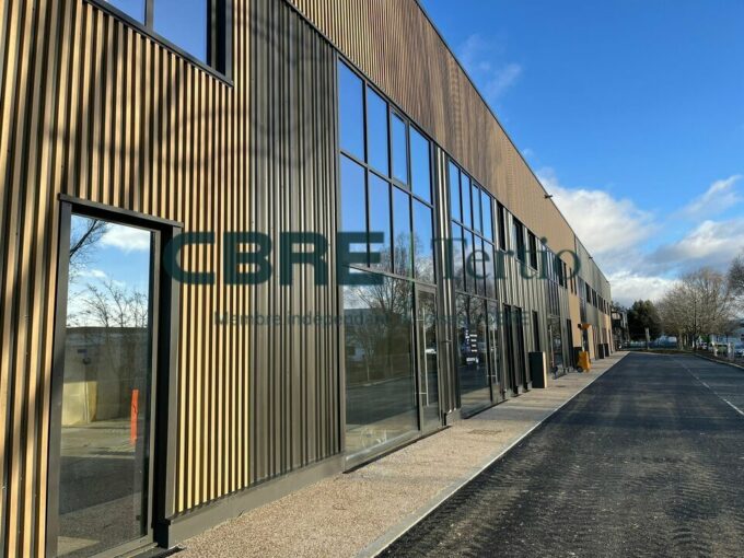 LOCAUX D&rsquo;ACTIVITÉS NEUF / ZONE AUCHAN SAINT-CYR-SUR-LOIRE