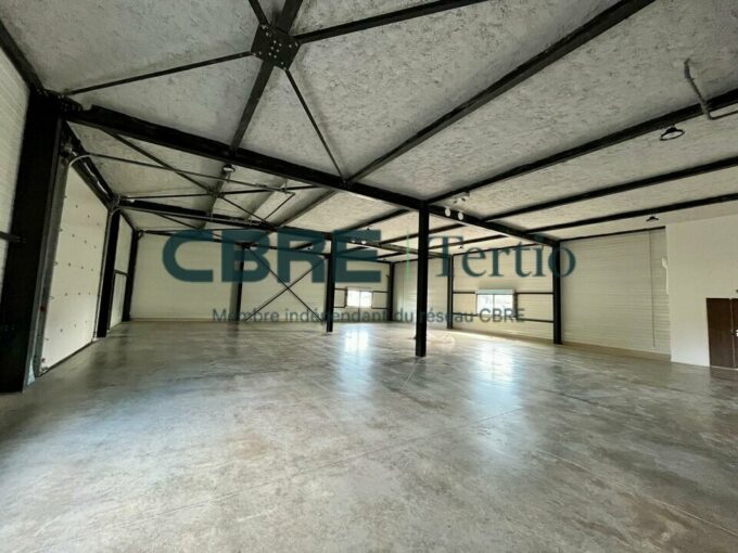 LOCAL D&rsquo;ACTIVITE NEUF – 15 MIN DE TOURS