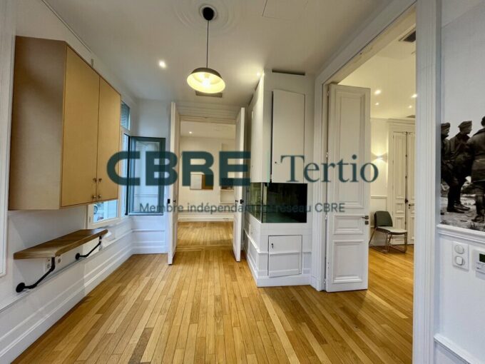 Local professionnel aux Prébendes