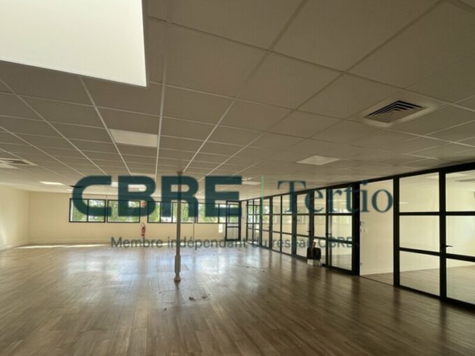 Bureaux Showroom avec stockage – Tours Nord
