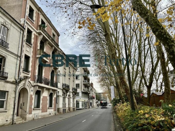 BUREAUX A LOUER / TOURS JAURES