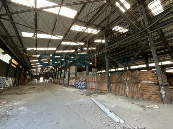A VENDRE – ENTREPOT- ZI MENNETON