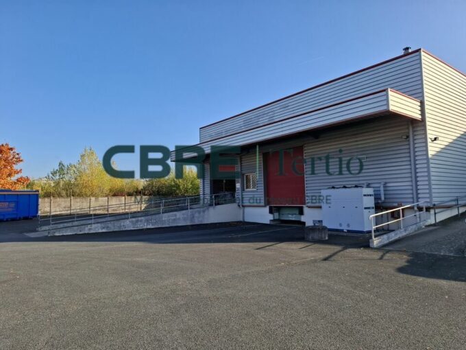 À VENDRE  Site d&rsquo;activité clé en main  Saint-Pierre-des Corps  (37700)