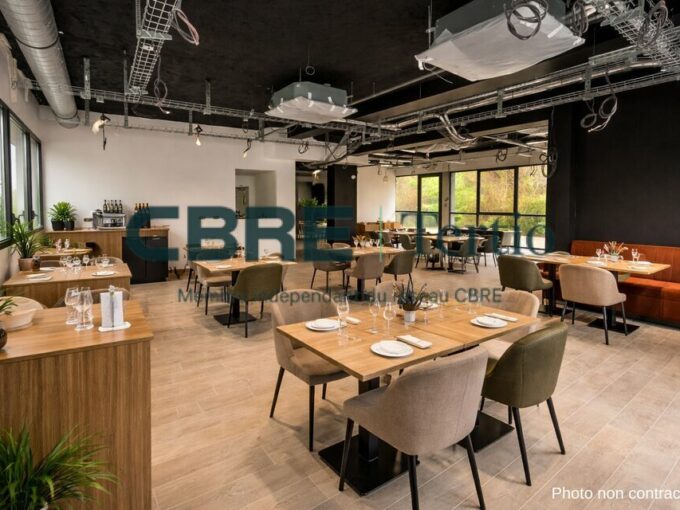 LOCAL COMMERCIAL RESTAURATION / Chambray-Les-Tours Clinique Vinci