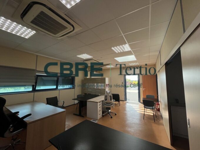 BUREAUX A VENDRE A 15 MINUTES DE TOURS