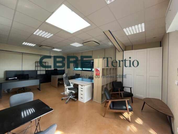 BUREAUX A VENDRE A 15 MINUTES DE TOURS
