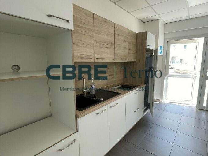 TOURS ALOUETTE / Bureaux avec vitrine
