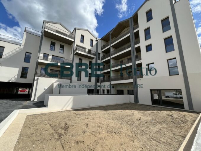 A VENDRE – La Riche / Local commercial neuf