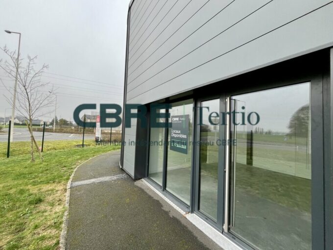 Local commercial/bureaux à 10 min de Tours!
