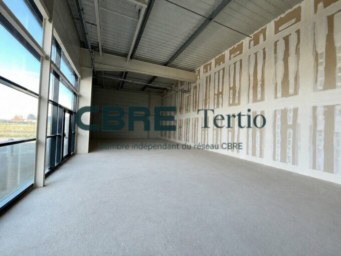 LOCAL COMMERCIAL NEUF A LOUER