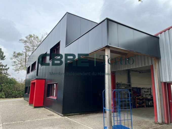 Local d&rsquo;activité à vendre à Joué les tours