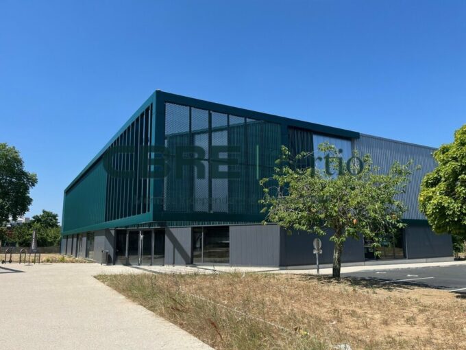 LOCAUX COMMERCIAUX