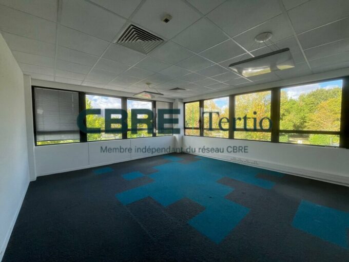 BUREAUX DISPONIBLES / TOURS NORD AERONEF