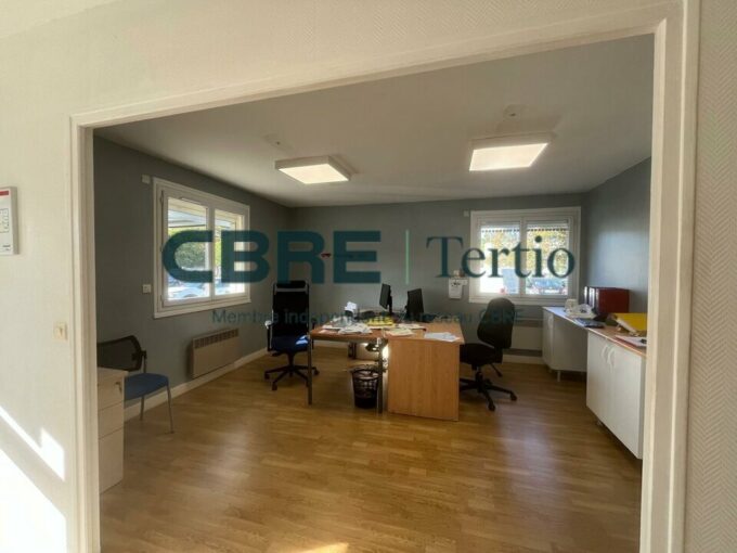 BUREAUX Rez-de-chaussée 115m² / Granges Galand Saint-Avertin